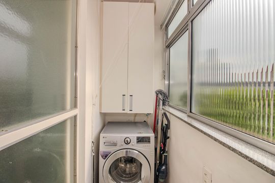 Cozinha e Área de Serviço de apartamento à venda com 1 quarto, 44m² em Higienópolis, Porto Alegre