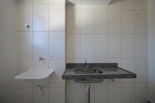 Cozinha e Área de Serviço de apartamento à venda com 2 quartos, 46m² em Alto Caiçaras, Belo Horizonte