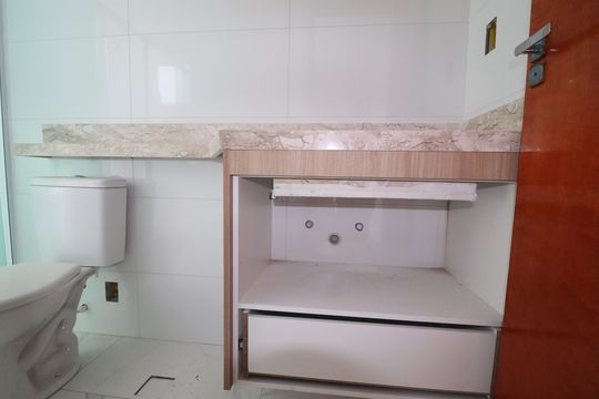 Banheiro Quarto 1 suíte de casa de condomínio à venda com 3 quartos, 129m² em Vila Metalúrgica, Santo André