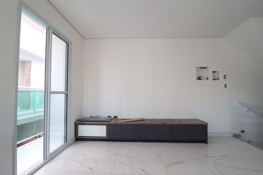 Sala de casa de condomínio à venda com 3 quartos, 129m² em Vila Metalúrgica, Santo André