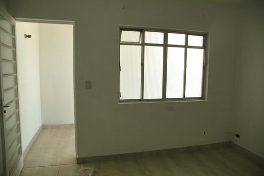 Quarto de Serviço de casa para alugar com 3 quartos, 135m² em Jardim Antares, São Bernardo do Campo