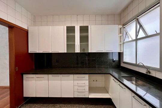 Cozinha de apartamento à venda com 3 quartos, 270m² em Gutierrez, Belo Horizonte