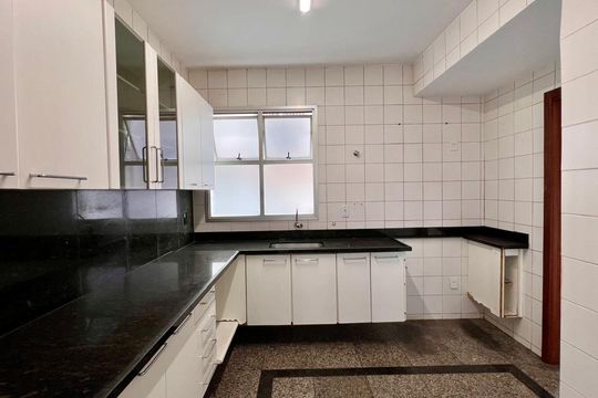 Cozinha de apartamento à venda com 3 quartos, 270m² em Gutierrez, Belo Horizonte