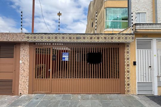 Fachada de casa para alugar com 2 quartos, 150m² em Vila Camilópolis, Santo André