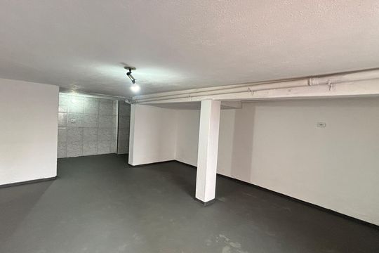 Porão de casa para alugar com 2 quartos, 150m² em Vila Camilópolis, Santo André