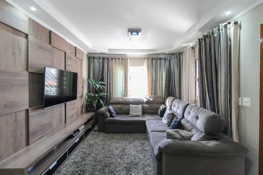 Casa à venda com 6 quartos, 180m² em Vila Macedopolis, São Paulo