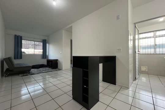Sala de apartamento para alugar com 2 quartos, 52m² em Serraria, São José