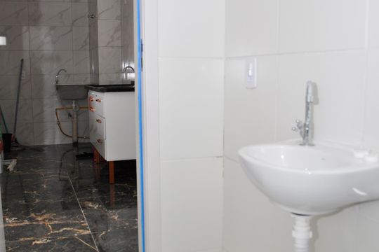 Banheiro Social de apartamento para alugar com 2 quartos, 33m² em Jardim Pereira Leite, São Paulo