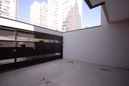Garagem de casa à venda com 3 quartos, 150m² em Cursino, São Paulo