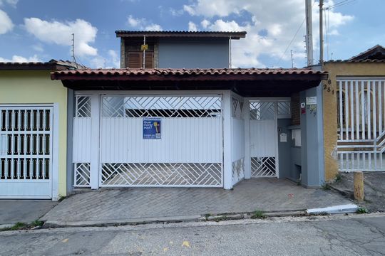 Fachada de casa à venda com 3 quartos, 250m² em Penha de França, São Paulo