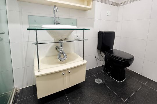Banheiro de apartamento à venda com 1 quarto, 68m² em Consolação, São Paulo