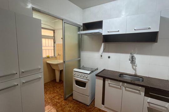 Cozinha de apartamento para alugar com 3 quartos, 82m² em Taquaral, Campinas