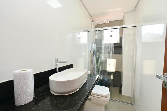 Banheiro de apartamento à venda com 2 quartos, 113m² em Fernão Dias, Belo Horizonte
