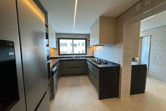Cozinha de apartamento à venda com 3 quartos, 287m² em Alphaville, Barueri
