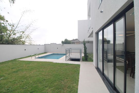 Área comum de casa de condomínio para alugar com 4 quartos, 460m² em Jardim Prudência, São Paulo