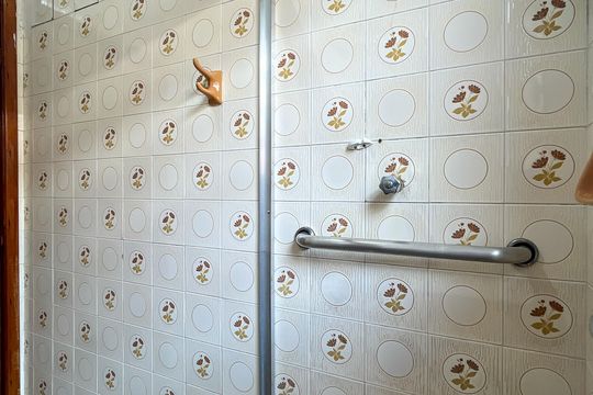 Banheiro de casa para alugar com 2 quartos, 145m² em Jaraguá, São Paulo