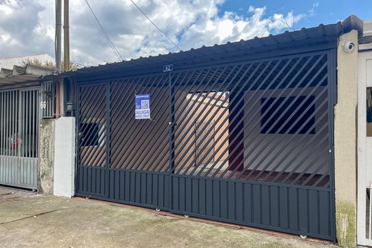 Fachada de casa para alugar com 2 quartos, 145m² em Jaraguá, São Paulo