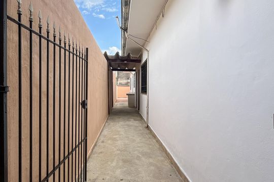 Quintal de casa para alugar com 2 quartos, 145m² em Jaraguá, São Paulo