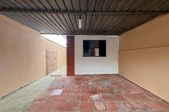 Garagem de casa para alugar com 2 quartos, 145m² em Jaraguá, São Paulo