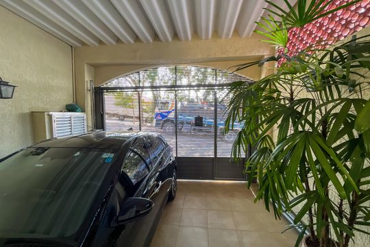 Garagem de casa à venda com 4 quartos, 195m² em Jardim Santo Elias, São Paulo
