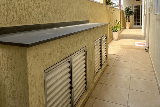 Quintal de casa à venda com 4 quartos, 195m² em Jardim Santo Elias, São Paulo