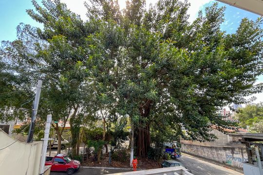 Vista da Suíte de casa à venda com 4 quartos, 195m² em Jardim Santo Elias, São Paulo