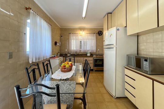 Cozinha de casa à venda com 4 quartos, 195m² em Jardim Santo Elias, São Paulo