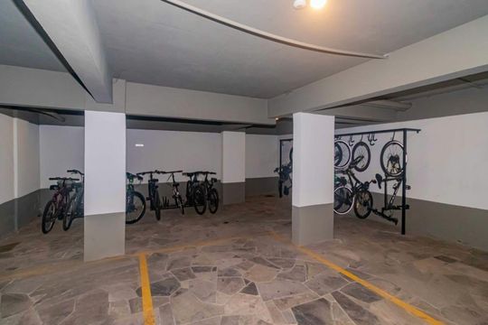 Garagem de apartamento à venda com 1 quarto, 47m² em Passo d’Areia, Porto Alegre
