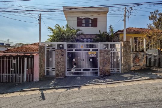 Fachada de casa à venda com 4 quartos, 390m² em Piqueri, São Paulo