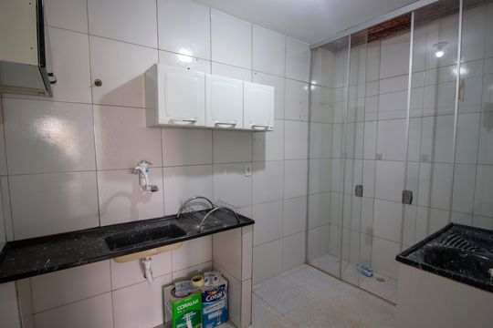 Cozinha de casa para alugar com 2 quartos, 48m² em Qnm 1, Brasília