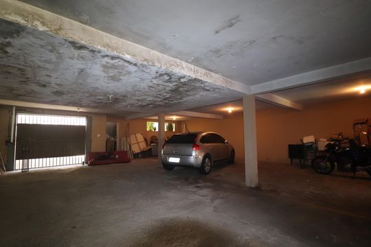 Garagem de casa à venda com 3 quartos, 320m² em Vila Príncipe de Gales, Santo André