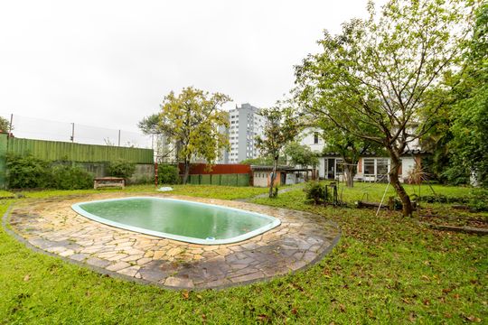 Quintal de casa para alugar com 4 quartos, 600m² em Cristal, Porto Alegre