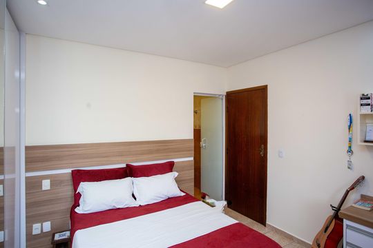 Suíte de casa à venda com 3 quartos, 500m² em Conceição, Diadema