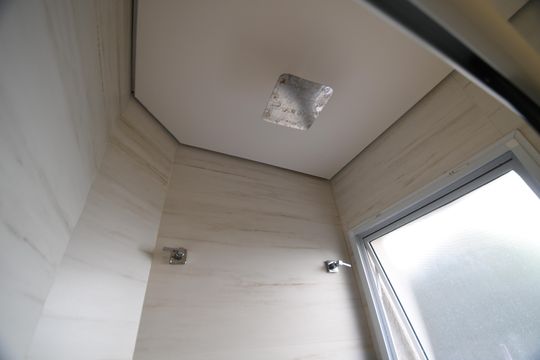 Banheiro da Suíte 3 de casa de condomínio à venda com 3 quartos, 364m² em Alphaville Dom Pedro, Campinas