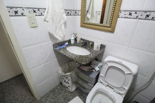 Banheiro da suíte 1 de apartamento para alugar com 4 quartos, 135m² em Barra da Tijuca, Rio de Janeiro