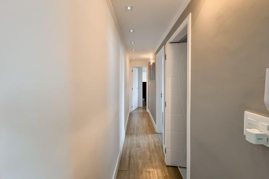 Corredor de apartamento para alugar com 2 quartos, 59m² em Chácara Inglesa, São Paulo