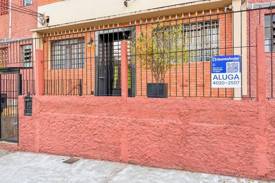 Fachada + Plaquinha de apartamento para alugar com 2 quartos, 59m² em Chácara Inglesa, São Paulo