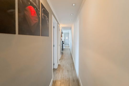 Corredor de apartamento para alugar com 2 quartos, 59m² em Chácara Inglesa, São Paulo
