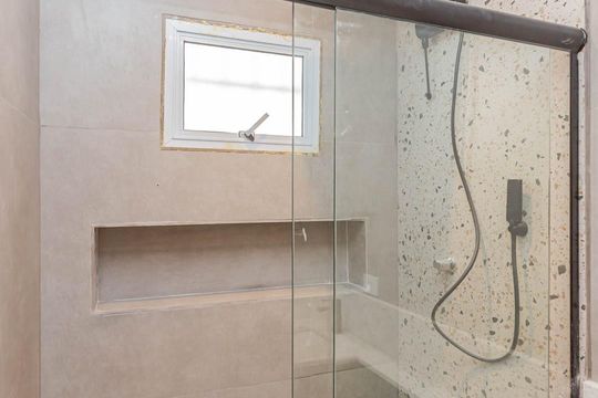 Banheiro de apartamento para alugar com 1 quarto, 33m² em Aclimação, São Paulo