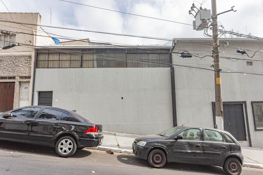 Fachada de kitnet/studio para alugar com 1 quarto, 30m² em Aclimação, São Paulo