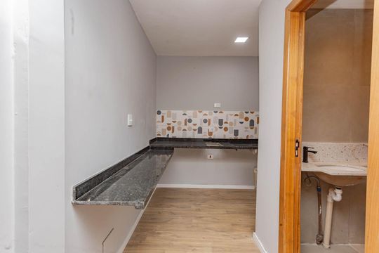 Cozinha de kitnet/studio para alugar com 1 quarto, 35m² em Aclimação, São Paulo