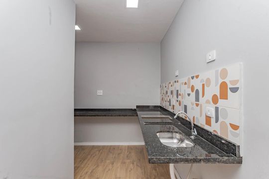 Cozinha de kitnet/studio para alugar com 1 quarto, 35m² em Aclimação, São Paulo