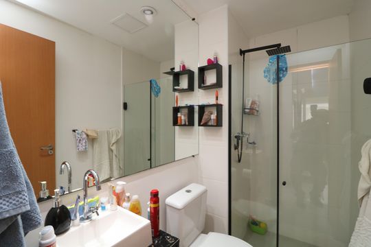 Banheiro de apartamento à venda com 2 quartos, 54m² em Jardim Vila Formoza, São Paulo