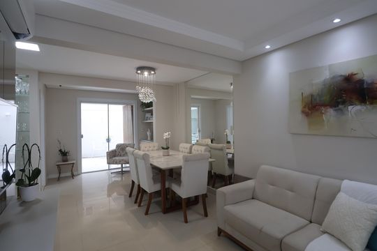 Sala de casa de condomínio à venda com 3 quartos, 120m² em Fátima, Canoas