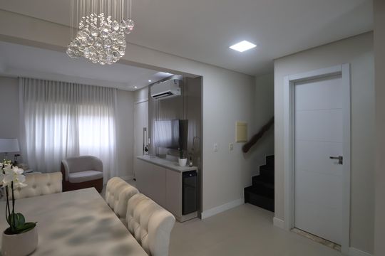 Sala de casa de condomínio à venda com 3 quartos, 120m² em Fátima, Canoas