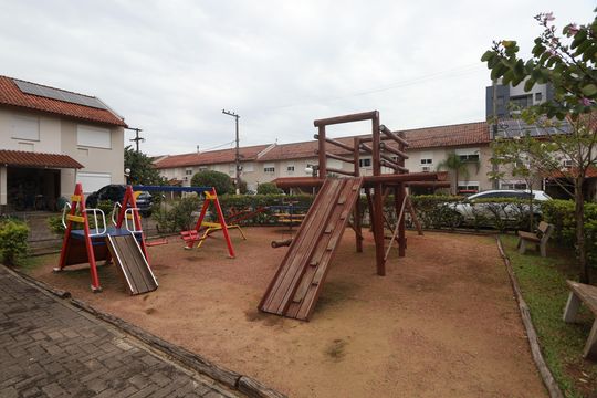 Área comum - Playground de casa de condomínio à venda com 3 quartos, 120m² em Fátima, Canoas