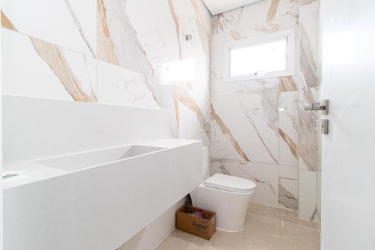 Lavabo de casa à venda com 4 quartos, 400m² em Xaxim, Curitiba