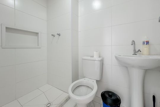 Banheiro de apartamento à venda com 2 quartos, 37m² em Vila Independencia, São Paulo