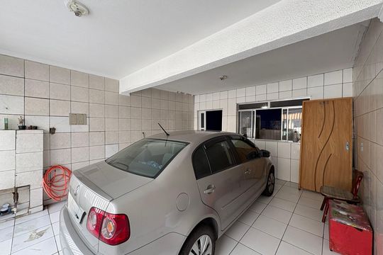 Garagem de casa à venda com 3 quartos, 302m² em Parque Itrapoã, Santo André