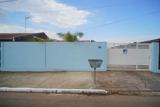 Fachada de casa à venda com 2 quartos, 430m² em Ideal, Novo Hamburgo